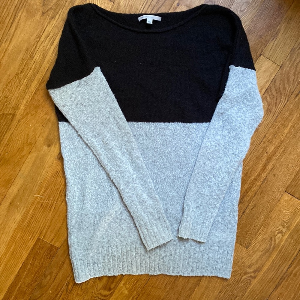 Gap sweater